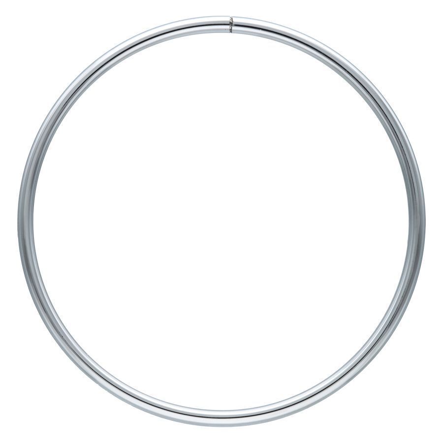 Grands hoops en acier chirurgical argenté Grand hoop argenté en acier chirurgical sur fond blanc