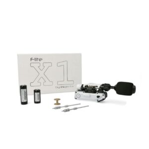 Machine à tatouer blanche Inkjecta Flite X1 Troopa avec accessoires sur fond blanc