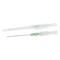 Aiguilles de piercing de sécurité Introcan 14G-18G Deux aiguilles de piercing en acier chirurgical avec des poignées vertes sur fond blanc