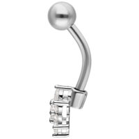 Banane en argent avec cristaux Banane en argent avec extrémité sphérique et cristaux sur fond blanc