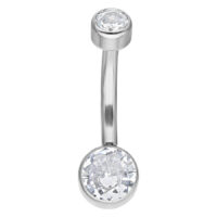 Fiona Bananabell en argent avec cristal Piercing bananabell en argent avec deux cristaux clairs sur fond blanc