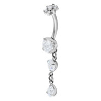 Double bananabell suspendu avec cristaux Bananabell en argent avec cristaux clairs, tige courbée, pendentifs en forme de cœur suspendus sur fond blanc