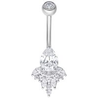 Banane d'Orient en argent avec cristaux Piercing banane en argent avec cristaux clairs sur fond blanc