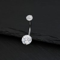 Banane en argent avec cristal clair, 8mm Piercing nombril argenté avec cristal clair sur fond noir