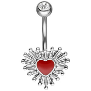 Banane en argent avec pendentif cœur rouge et cristal sur fond blanc