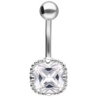 Banane en argent brillante avec cristal carré sur fond blanc