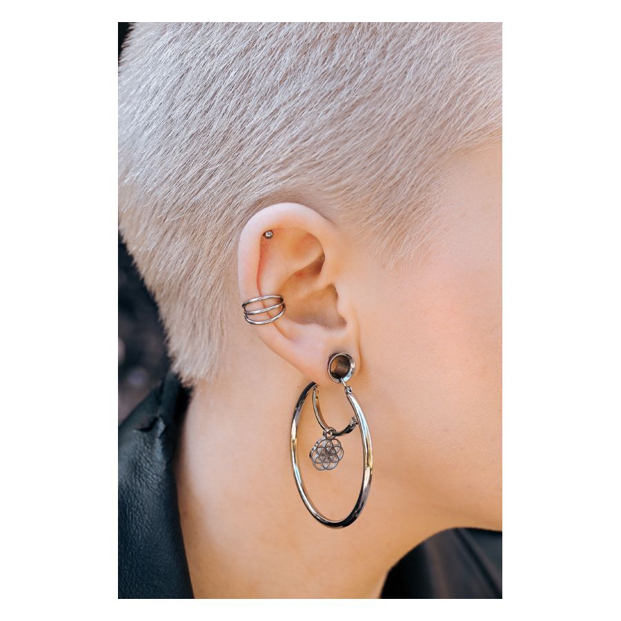 Piercing tunnel stylé en acier chirurgical Oreille avec piercing tunnel argenté et boucle d'oreille voyante, cheveux courts