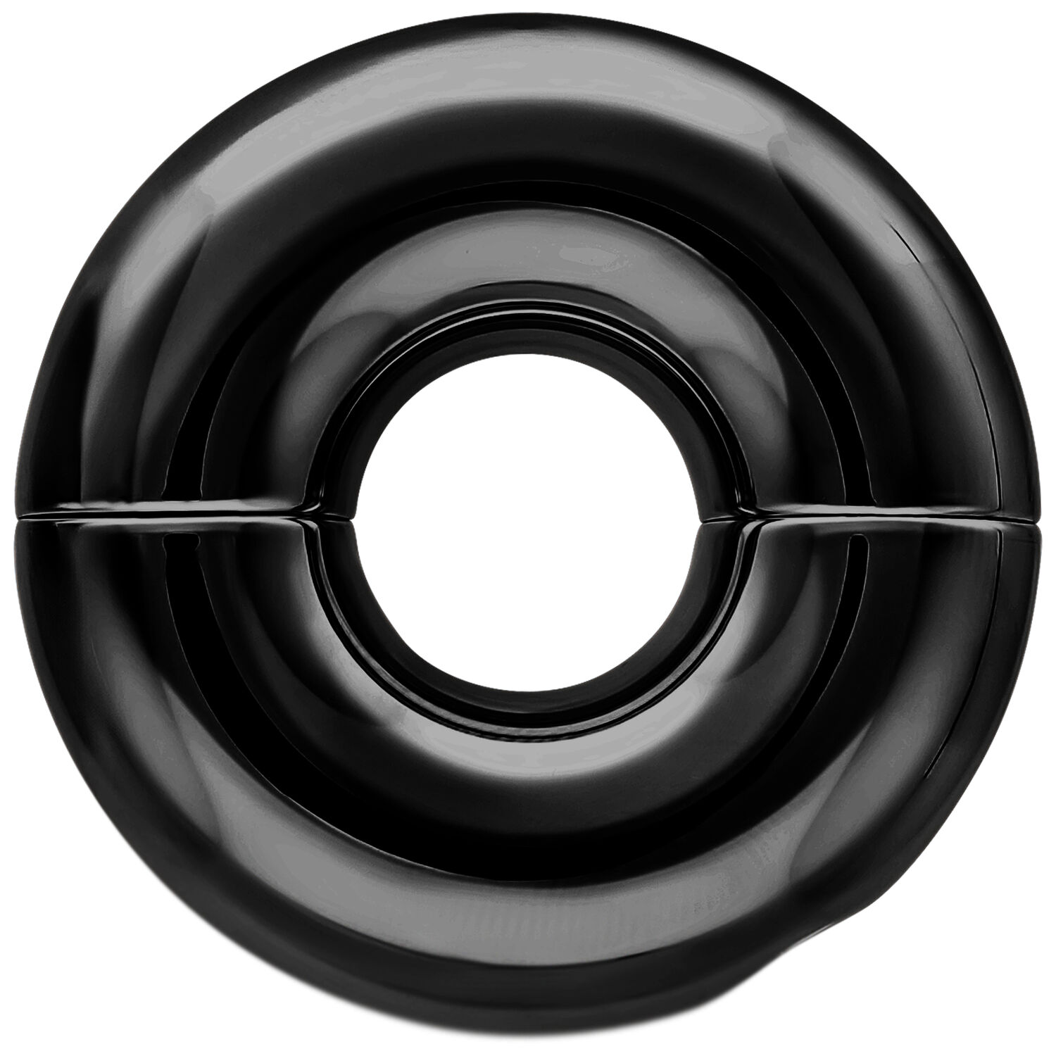 Bague Tribal Dream noire en acier chirurgical sur fond blanc