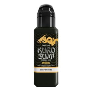 Bouteille d'encre de tatouage Kuro Sumi Deep Bronze sur fond blanc