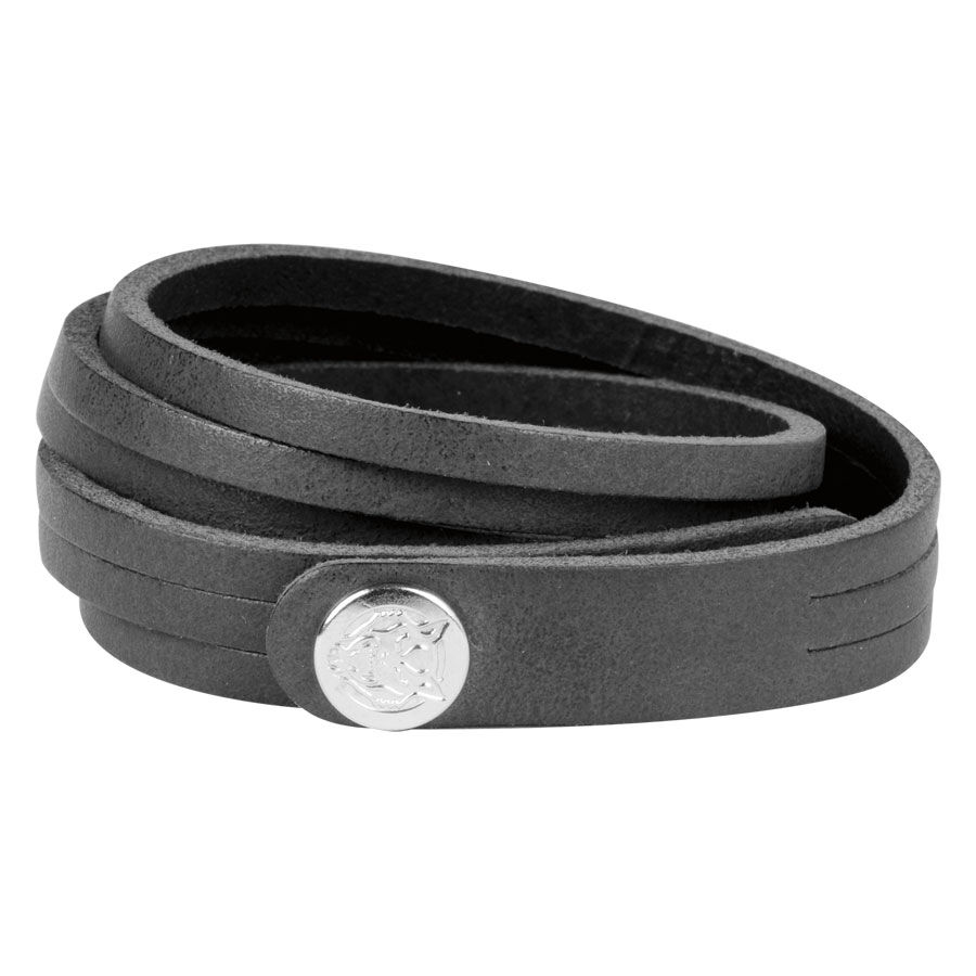 Bracelet en cuir noir Big Cuts de Wildcat Bracelet en cuir noir avec design enroulé et logo argenté sur fond neutre