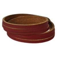 Bracelet en cuir rouge unisexe de Wildcat Bracelet en cuir rouge triple tour sur fond blanc