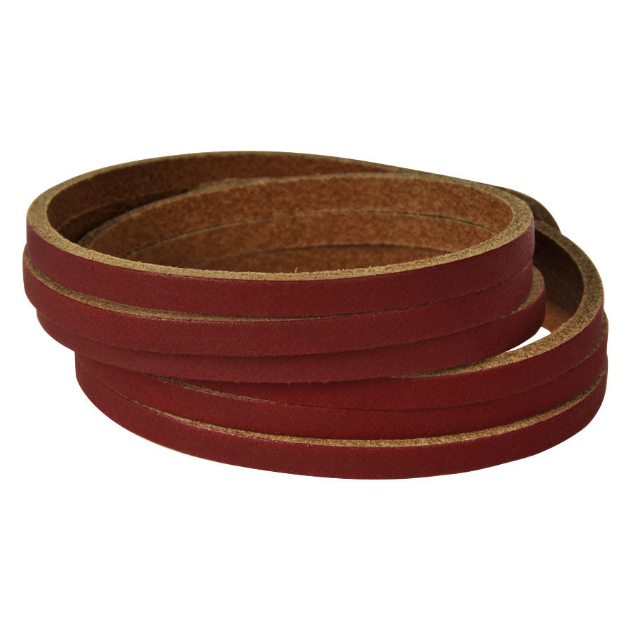 Bracelet en cuir rouge unisexe de Wildcat Bracelet en cuir rouge triple tour sur fond blanc
