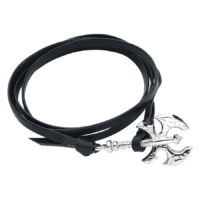 Wildcat® - Bracelet en cuir avec pendentif hache Bracelet en cuir noir avec pendentif hache en argent sur fond blanc