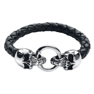 Bracelet en cuir noir tressé avec deux têtes de mort en argent et une fermeture à anneau