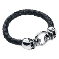 Bracelet en cuir noir avec tête de mort Bracelet en cuir noir tressé avec détails de tête de mort en argent sur fond blanc