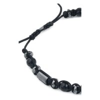 Bracelet noir en nylon et pierre Bracelet noir unisexe en nylon avec perles en pierre sur fond blanc