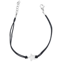 Bracelet en nylon noir Toggle Star Bracelet en nylon noir avec pendentif étoile en argent sur fond blanc