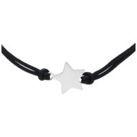 Bracelet en nylon étoile argentée à fermoir Bracelet en nylon noir avec étoile argentée sur fond blanc