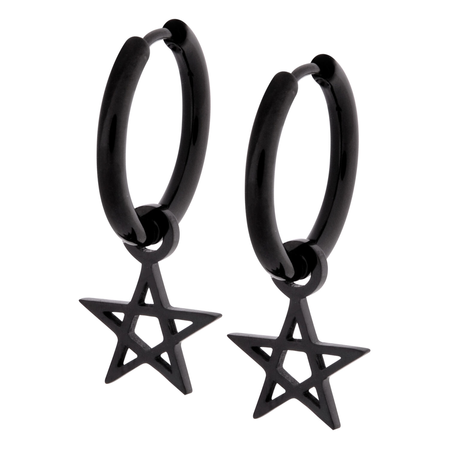 Boucles d'oreilles pentagramme noires en acier inoxydable Deux boucles d'oreilles en acier inoxydable noir avec pendentif pentagramme sur fond blanc