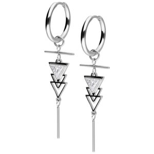 Boucles d'oreilles argentées avec créoles rondes, pendentifs triangles et barre sur fond blanc