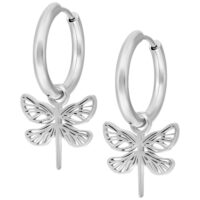 Créoles argentées avec pendentif fleur Créoles argentées avec petits pendentifs fleurs sur fond blanc