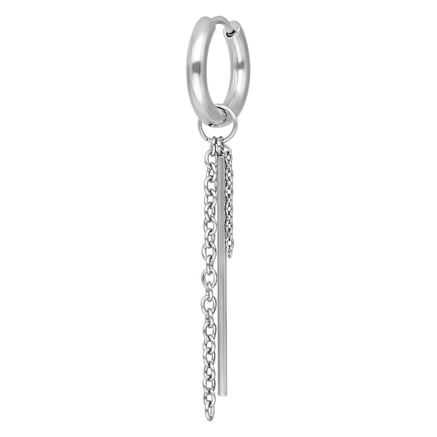 Boucles d'oreilles Little Bar Chain Hoops argentées Créoles argentées avec chaîne pendante et barre sur fond blanc