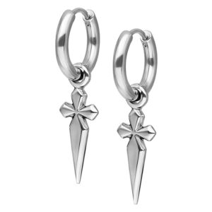 Deux créoles argentées avec pendentifs croix sur fond blanc