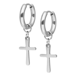 Créoles en argent avec pendentif croix en acier chirurgical sur fond blanc