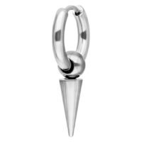 Élégantes boucles d'oreilles à piques en argent en acier chirurgical Boucles d'oreilles en argent avec long pendentif à pique en acier chirurgical sur fond blanc