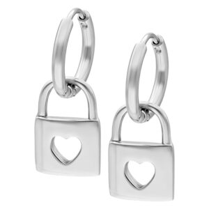 Créoles argentées avec pendentif cadenas cœur sur fond blanc