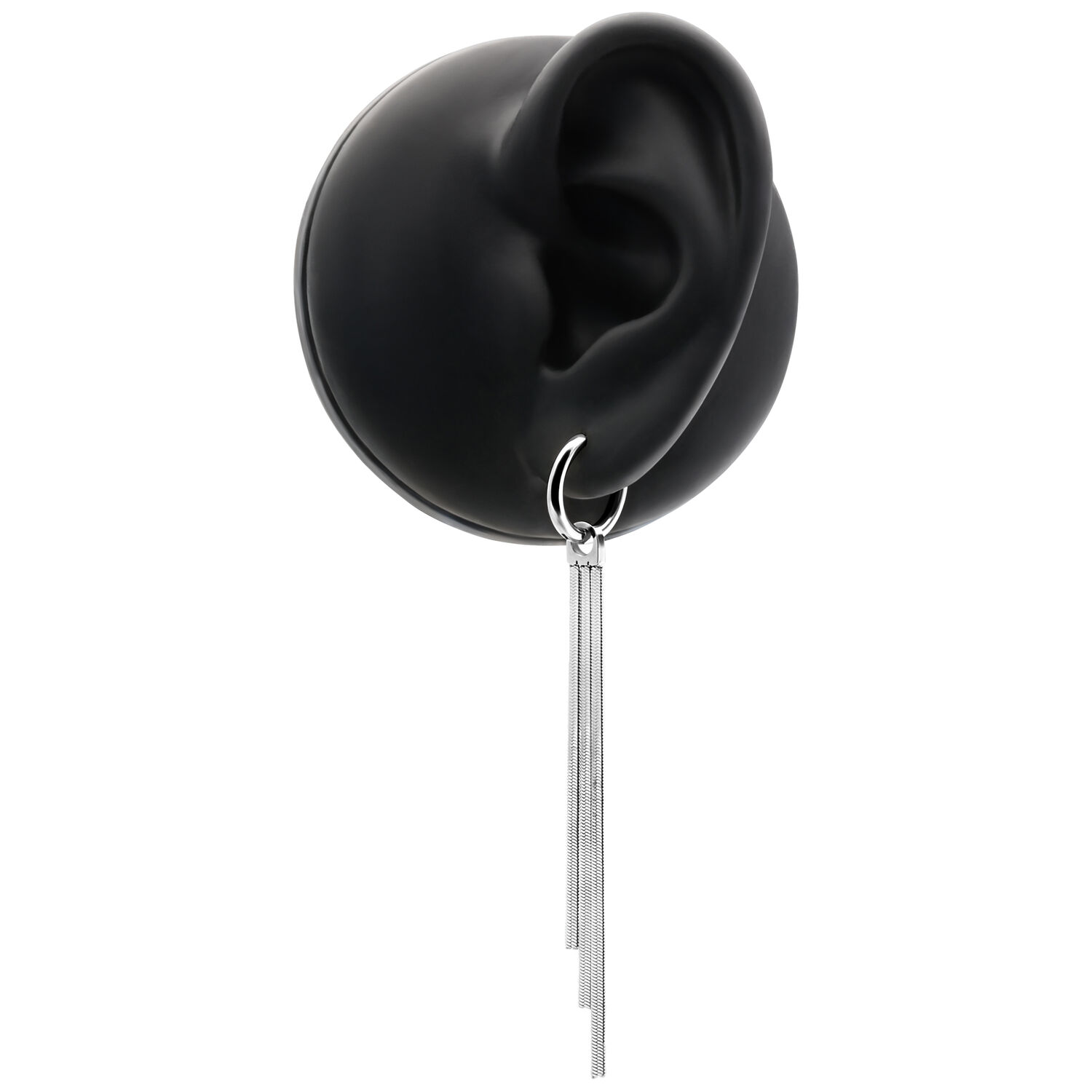 Créoles Snakechain argentées pour tunnels Boucles d'oreilles argentées avec design Snakechain sur modèle d'oreille noire