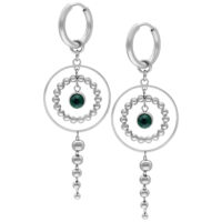 Little Aurora Hoops en argent avec vert émeraude Créoles en argent avec cristal vert émeraude sur fond blanc