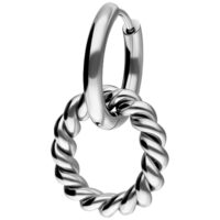 Twisted Circle Hoops en argent en acier inoxydable sur fond blanc