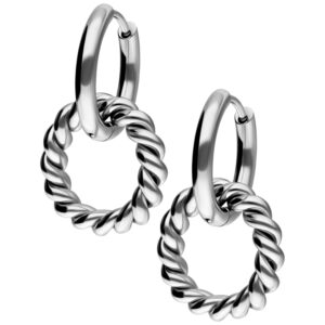 Boucles d'oreilles en acier inoxydable argenté avec design de cercle torsadé sur fond blanc