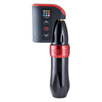 Bloc d'alimentation noir Fk Irons Lightning Bolt Bloc d'alimentation noir et rouge Fk Irons Lightning Bolt, boîtier en aluminium sur fond blanc
