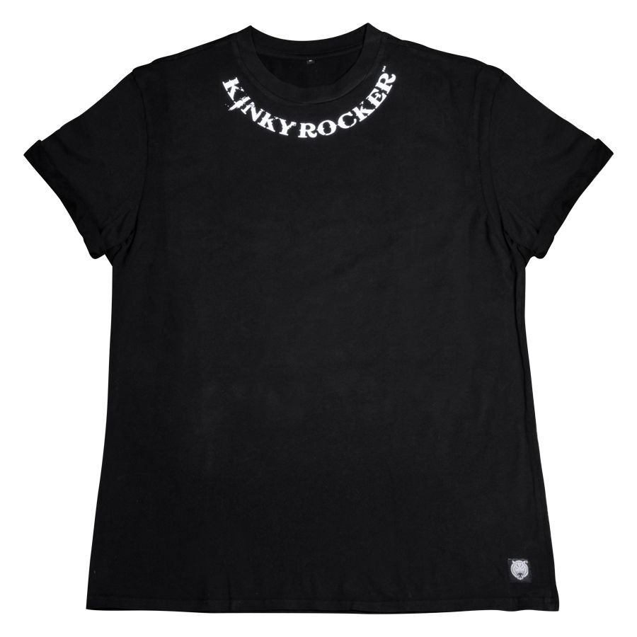 T-shirt noir Kinky Rocker en coton T-shirt noir avec inscription Kinky Rocker sur fond blanc.