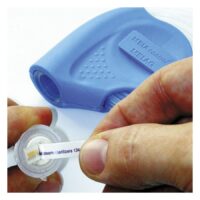 Gros plan sur un kit pratique MELAcontrol bleu avec indicateur de stérilisation
