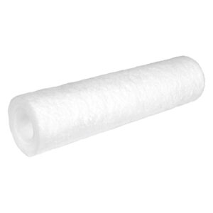 Filtre fin cylindrique blanc sur fond blanc