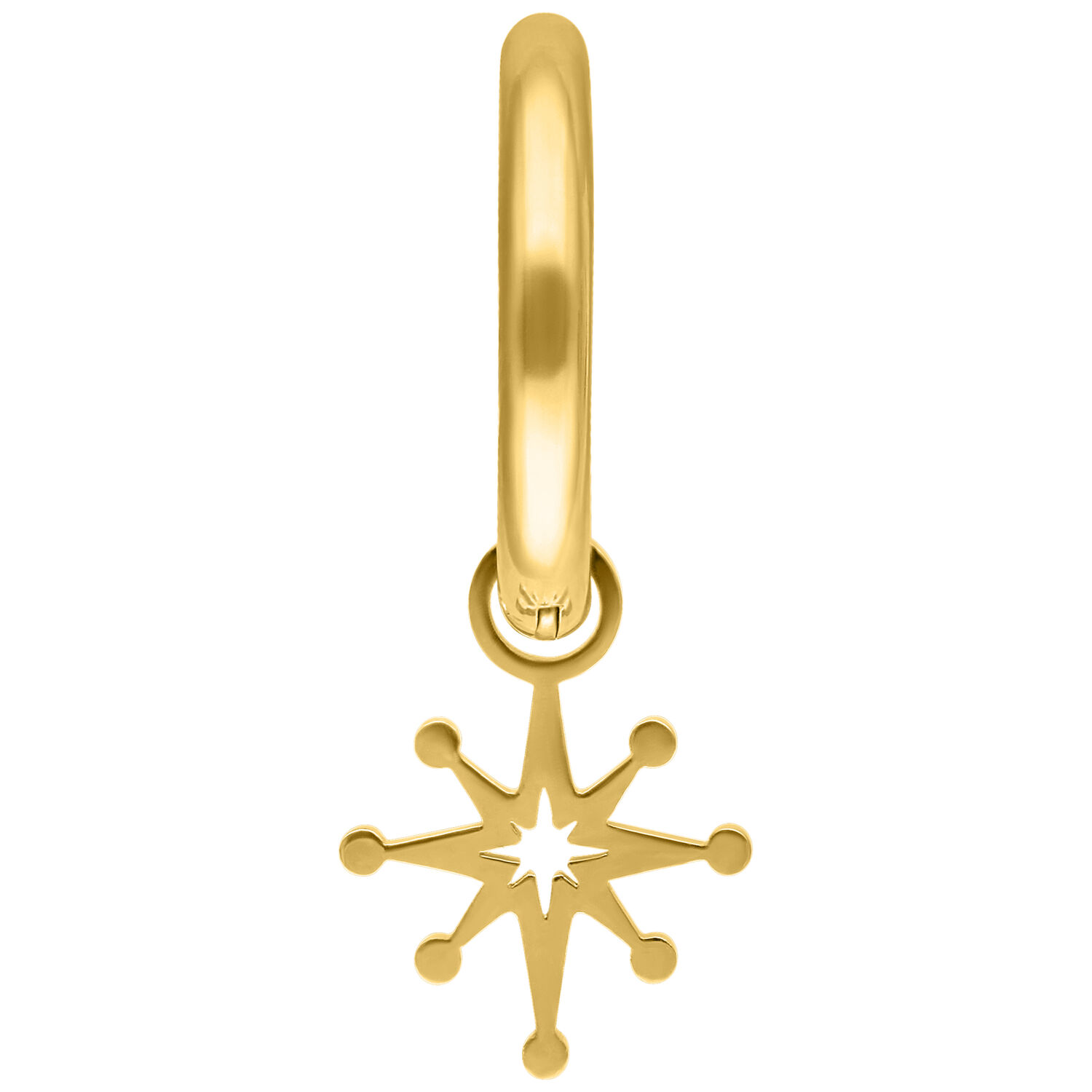 Créoles dorées avec pendentif étoile polaire sur fond blanc