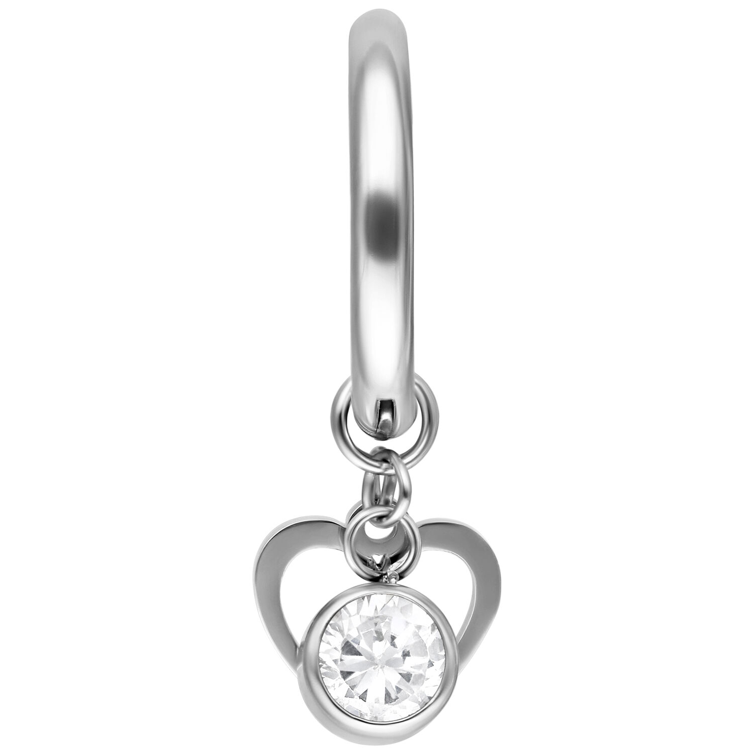 Boucle d'oreille en argent avec mini cœur et pendentif en cristal sur fond blanc