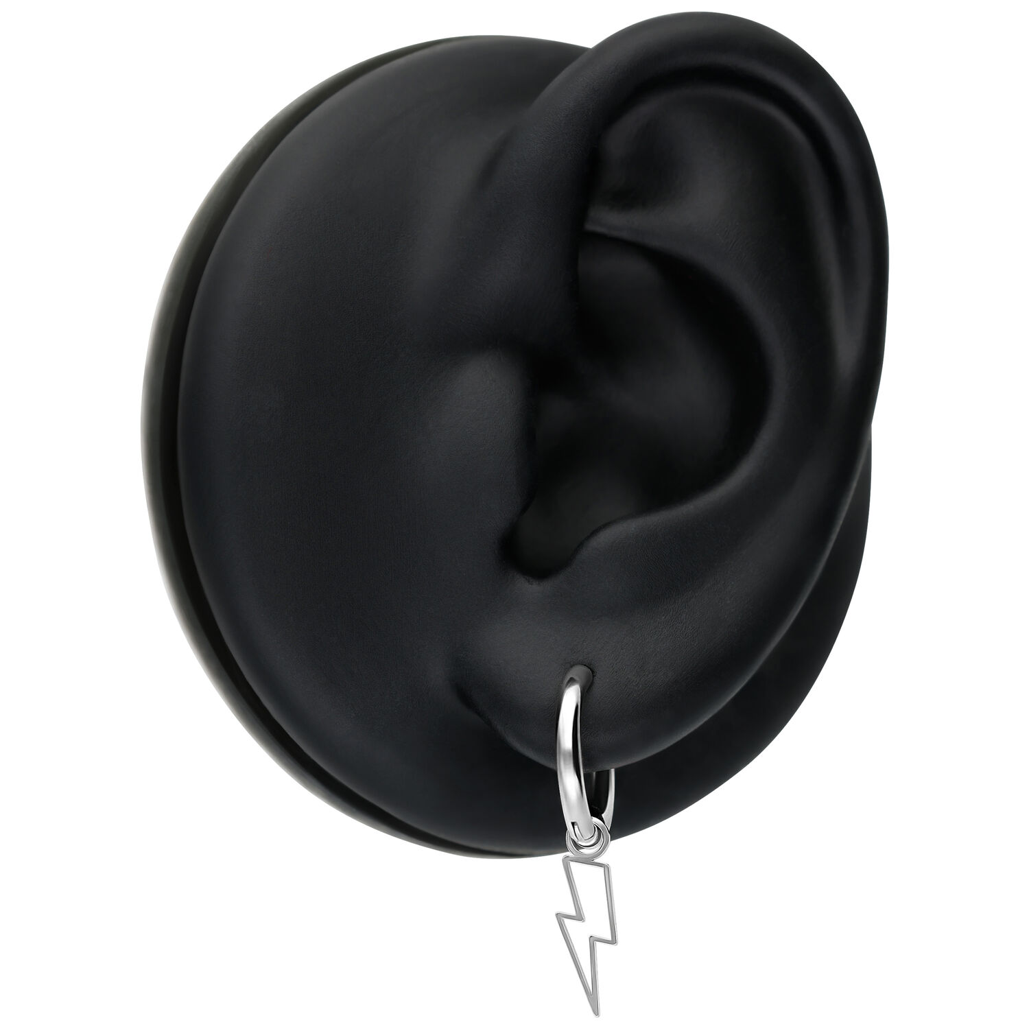 Mini Flash Hoops argentés sur modèle d'oreille noir sur fond blanc