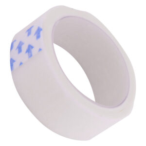 Rouleau de ruban blanc avec des flèches bleues sur fond blanc