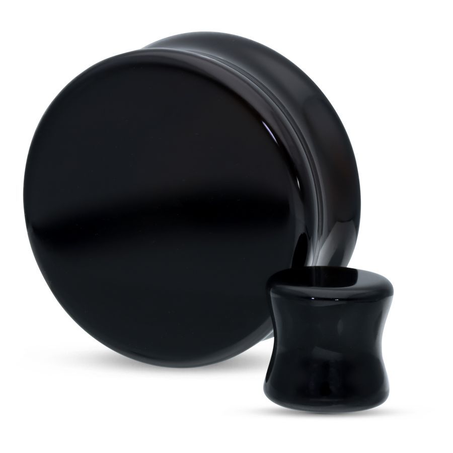 Plug en pierre noire 'Wrath' pour oreille Plug d'oreille en pierre noire sur fond blanc, forme ronde