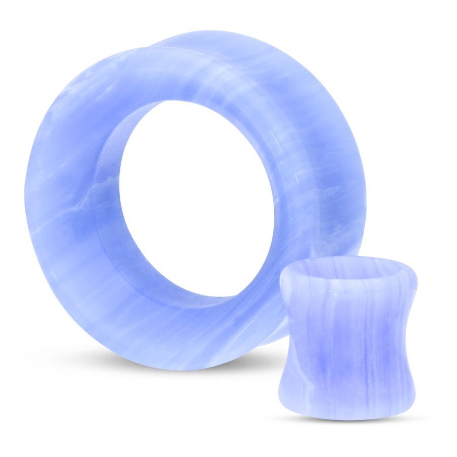 Piercing tunnel en pierre bleue pour oreille Tunnel Bluelace bleu en pierre de différentes tailles sur fond blanc