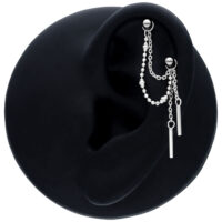 Chaîne de piercing noire 20 mm avec pendentif Chaîne de piercing noire 20 mm en argent avec pendentif sur fond noir