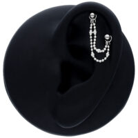 Chaîne de piercing double boule noire 20mm Chaîne de piercing double boule noire, longueur 20mm, sur fond noir
