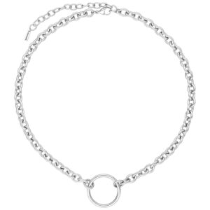 Chaîne en O couleur argent en acier chirurgical 316L sur fond blanc
