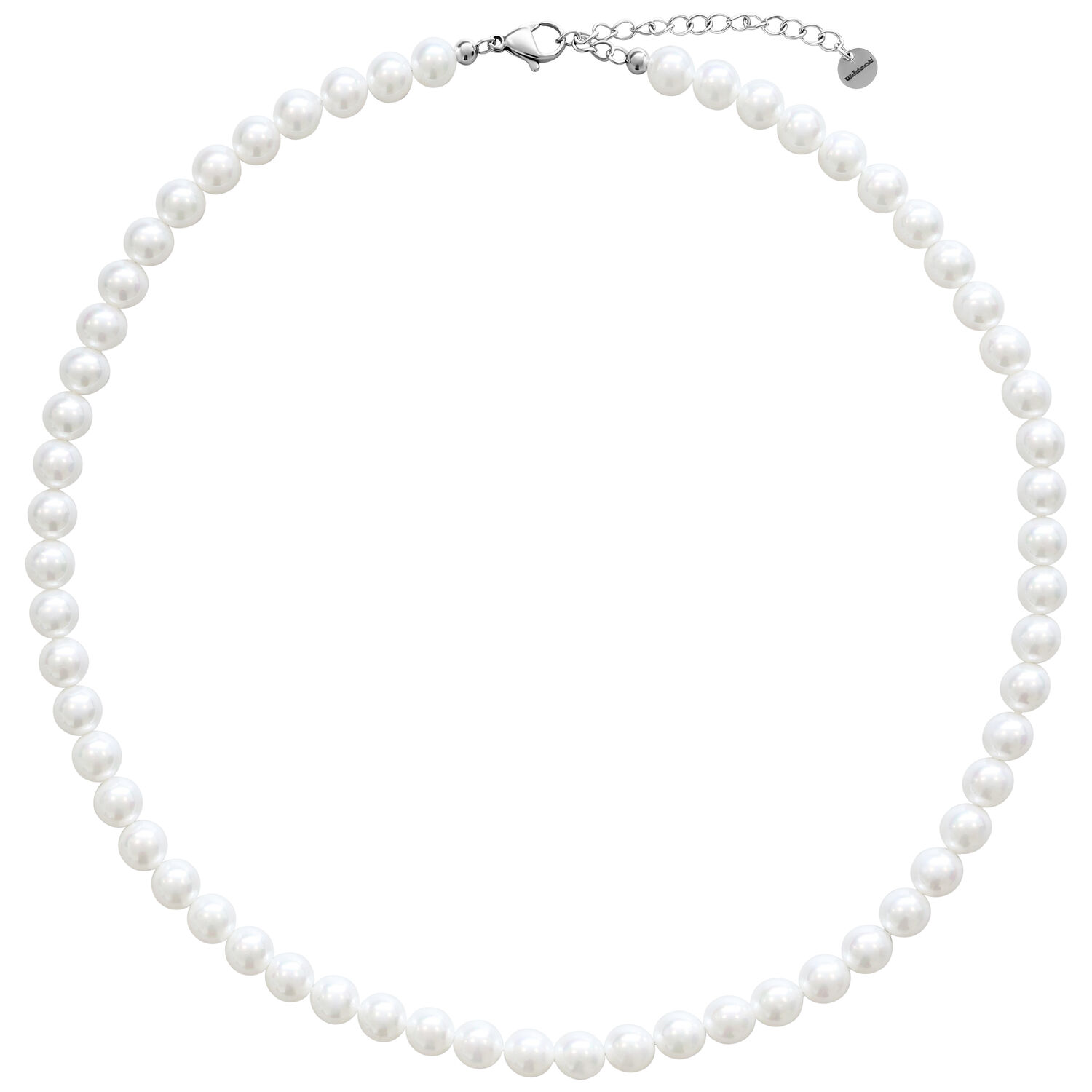 Grand collier de perles synthétiques en argent Collier argenté avec de grandes perles synthétiques sur fond blanc