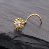 Clou de nez tournesol en or 14K avec moissanite Clou de nez doré en forme de tournesol avec cristal clair sur fond sombre