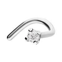 Clou de nez en argent avec cristal Clou de nez en argent avec cristal clair sur fond blanc
